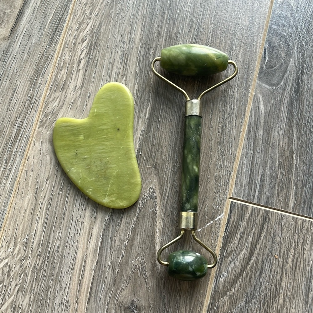 ZOE AYLA Gua Sha and Roller Set - Jade